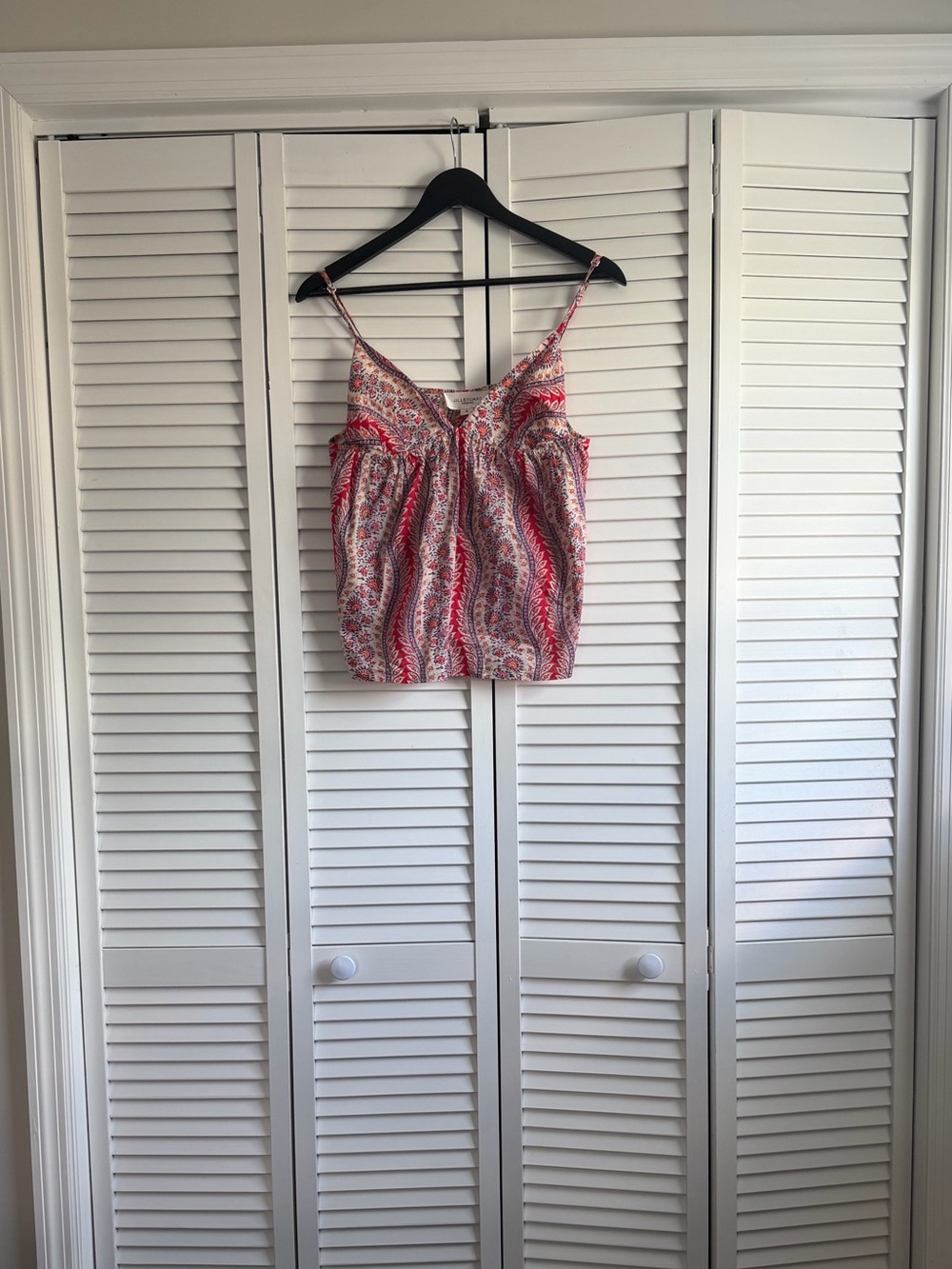 JILL STUART V-Neck Babydoll tank in Red Floral Paisley